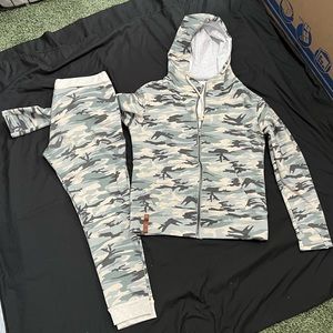 Cute and comfortable Ampersand outfit!